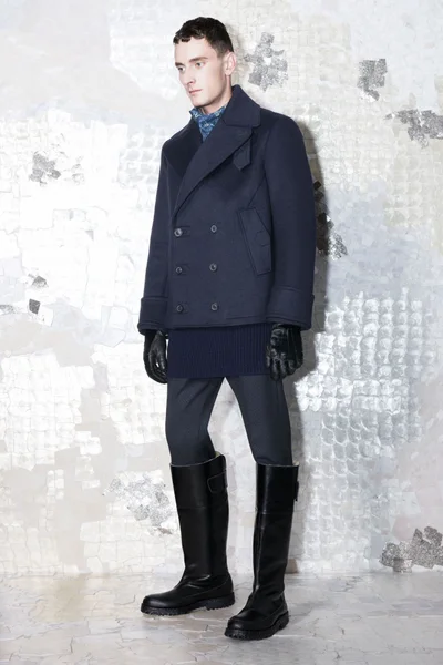 Look 10